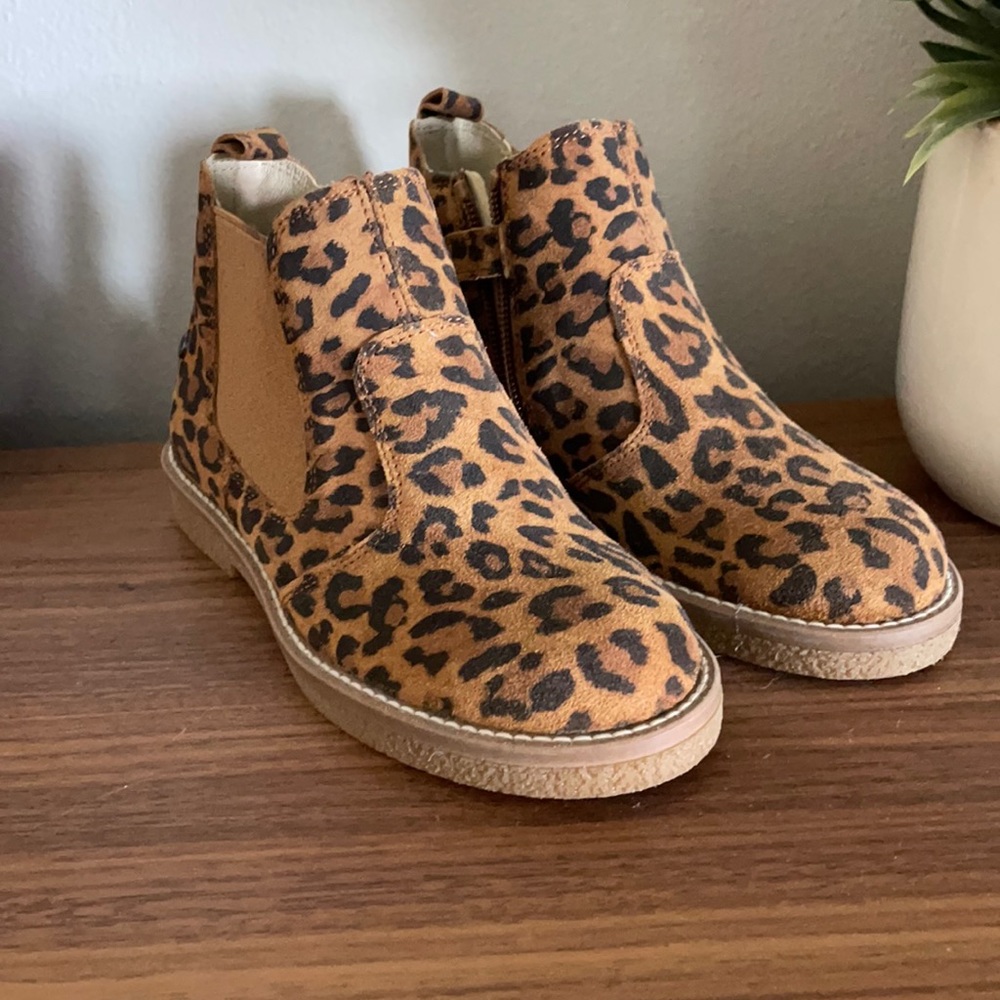 Naturino leopard print booties